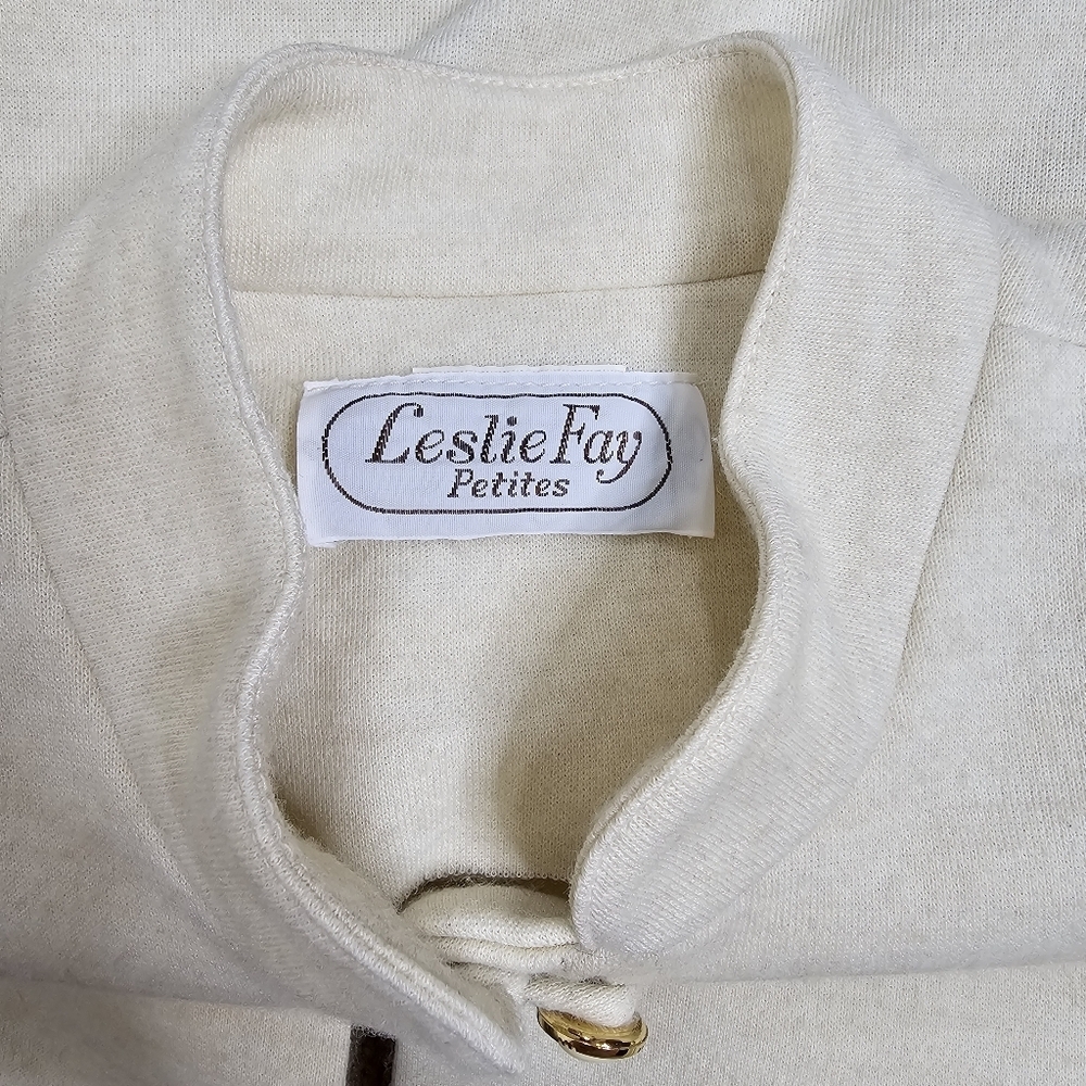 Vintage Elegant Cream Women's Skirt Set — Classic Professional Style - Picture 12 of 12